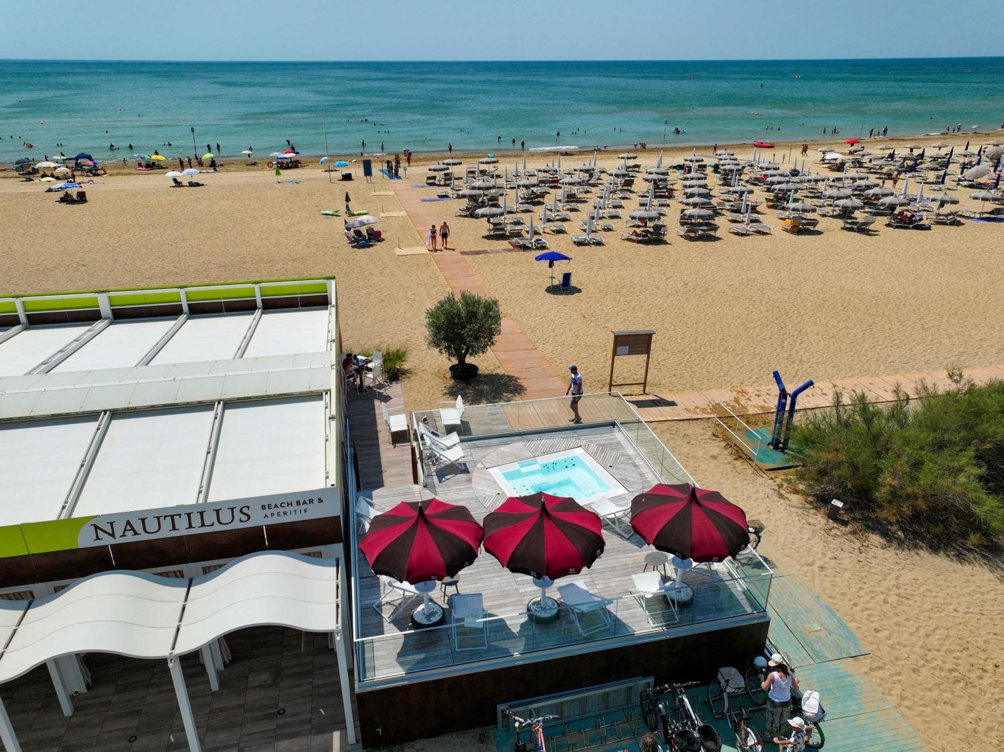 Il Tridente Camping Village Бибионе Екстериор снимка