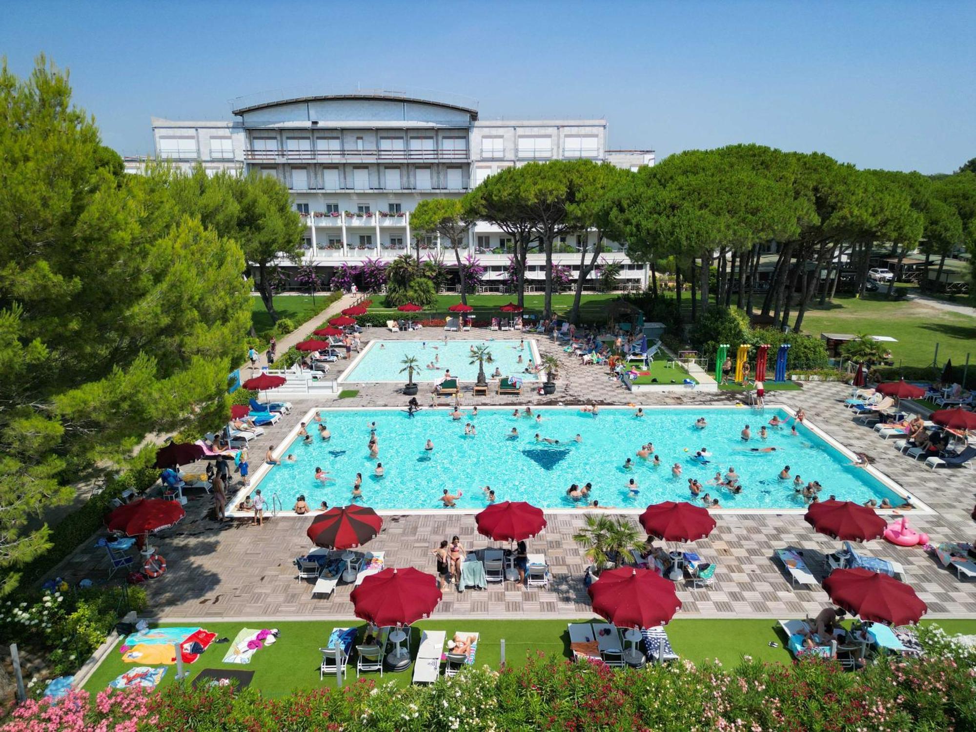 Il Tridente Camping Village Бибионе Екстериор снимка