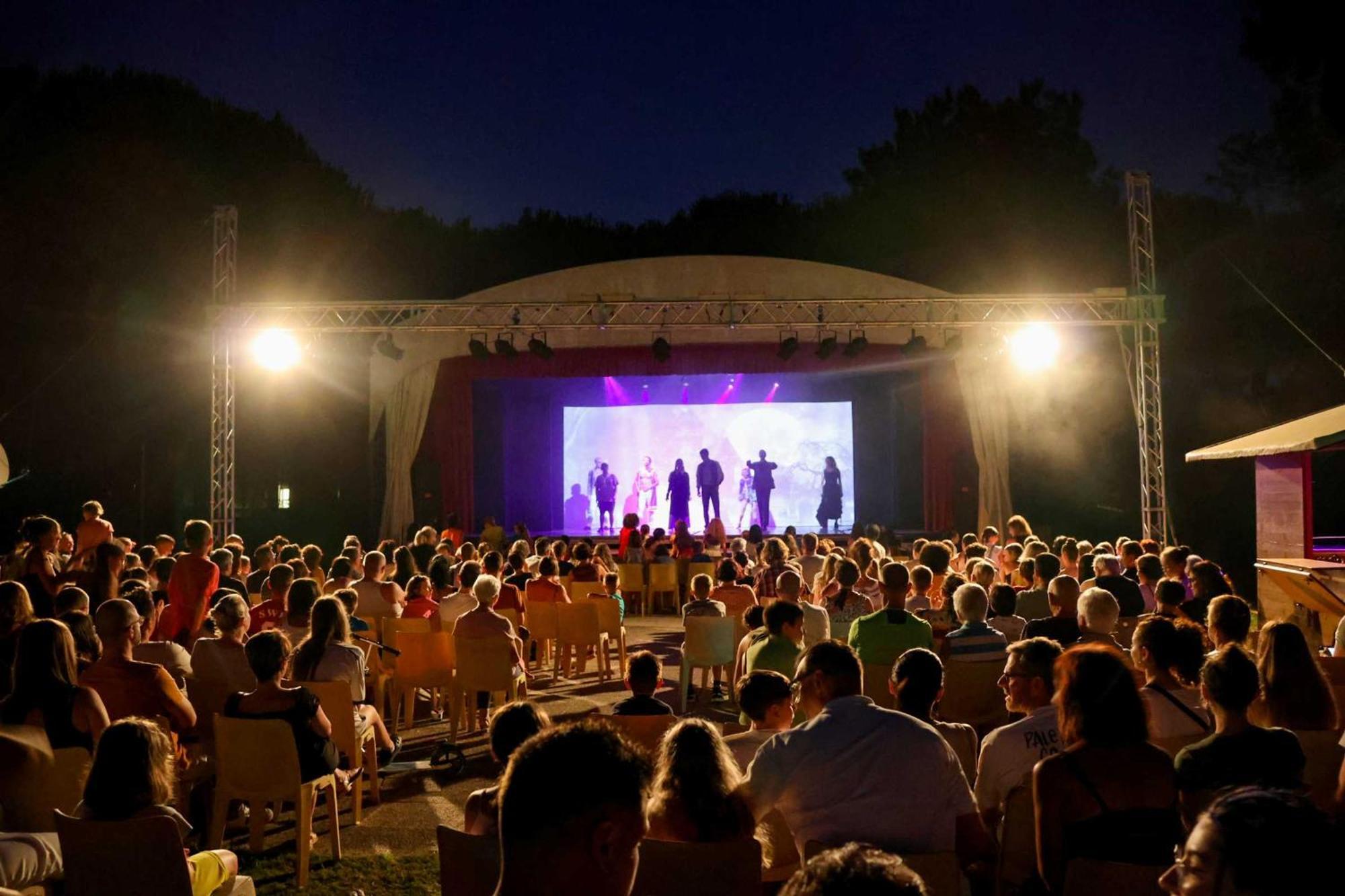 Il Tridente Camping Village Бибионе Екстериор снимка