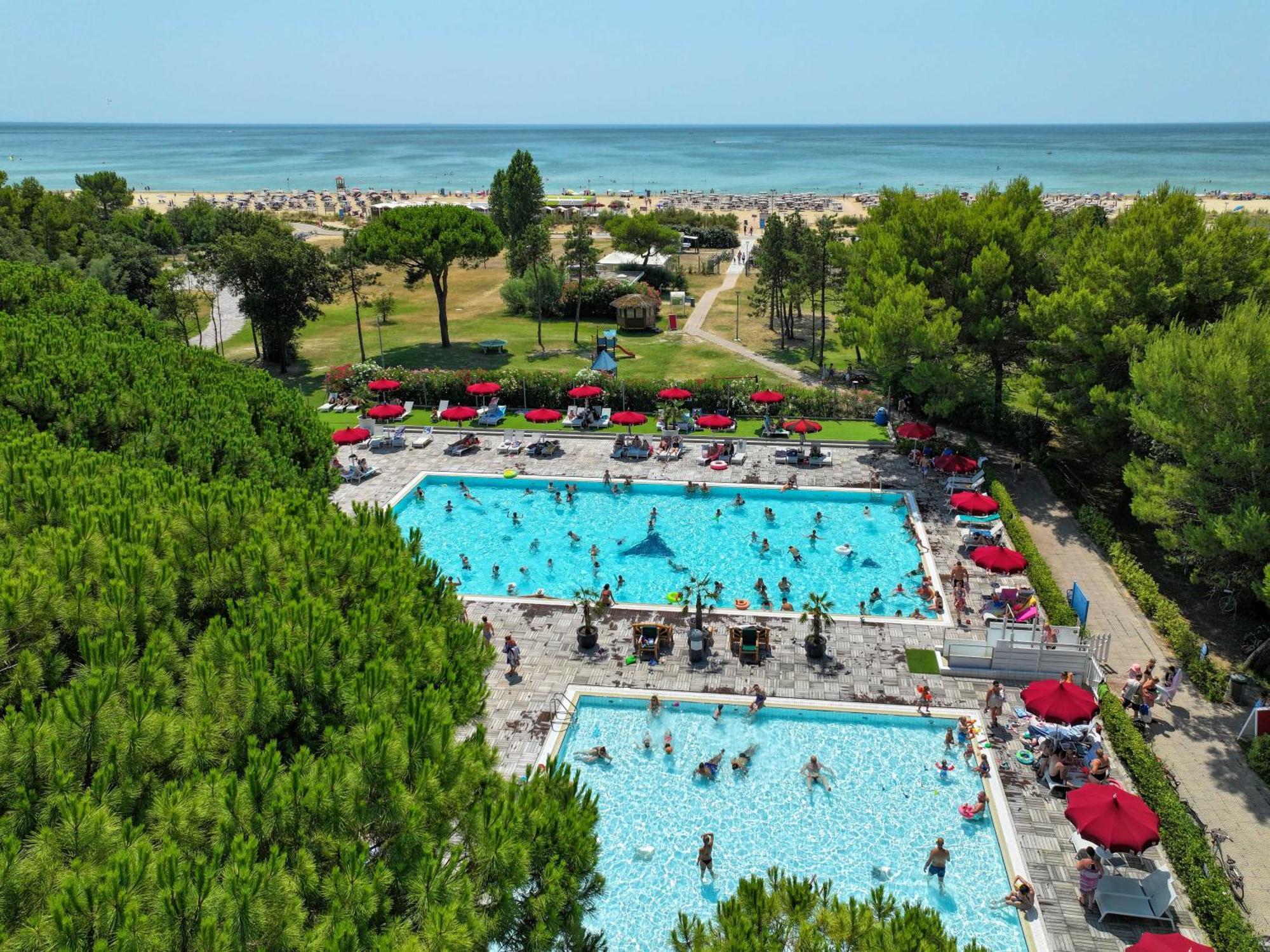 Il Tridente Camping Village Бибионе Екстериор снимка